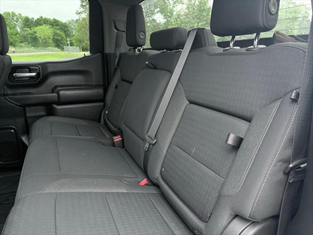 2022 Chevrolet Silverado 1500 4WD Crew Cab Short Bed Custom