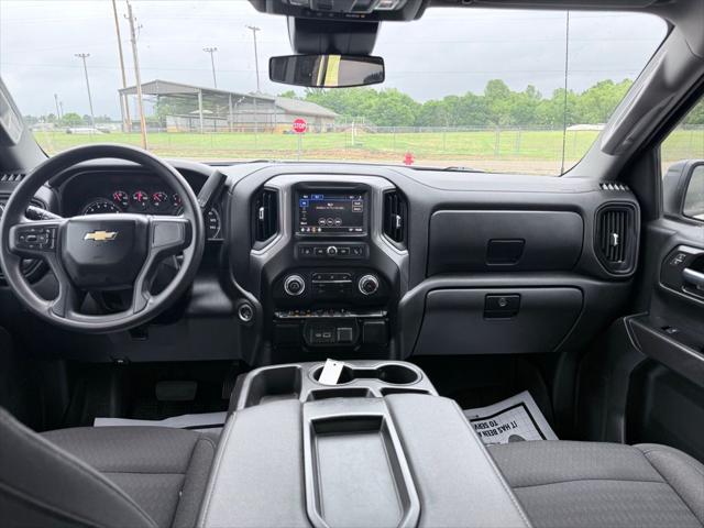 2022 Chevrolet Silverado 1500 4WD Crew Cab Short Bed Custom