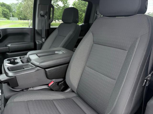 2022 Chevrolet Silverado 1500 4WD Crew Cab Short Bed Custom