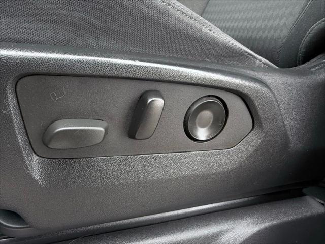 2022 Chevrolet Silverado 1500 4WD Crew Cab Short Bed Custom