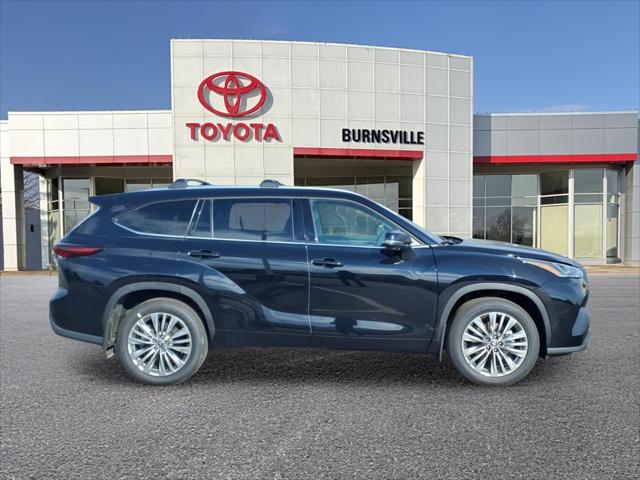 Used 2025 Toyota Highlander Platinum with VIN 5TDKDRBH9SS594205 for sale in Burnsville, Minnesota