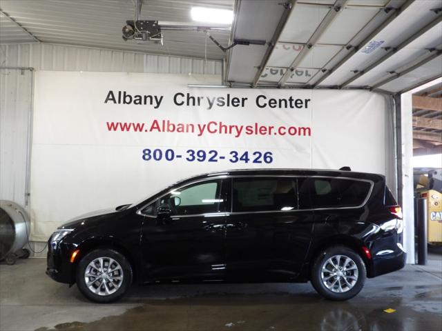 2027 Chrysler Pacifica Select for sale in Albany, MN