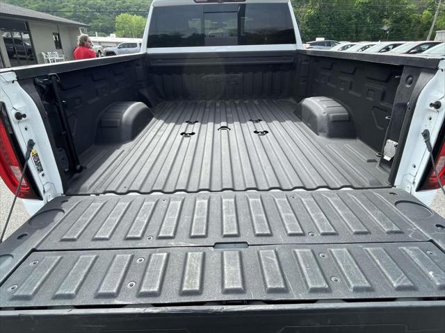 2022 GMC Sierra 2500HD 4WD Crew Cab Standard Bed AT4