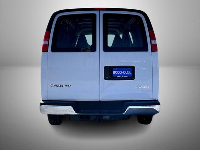 2026 Chevrolet Express Cargo Van 3500 Extended Wheelbase, WT, RWD