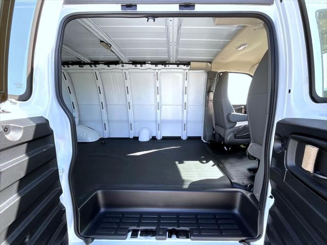 2026 Chevrolet Express Cargo Van 3500 Extended Wheelbase, WT, RWD