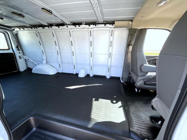2026 Chevrolet Express Cargo Van 3500 Extended Wheelbase, WT, RWD
