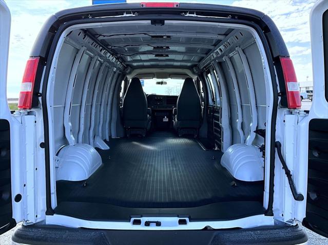 2026 Chevrolet Express Cargo Van 3500 Extended Wheelbase, WT, RWD