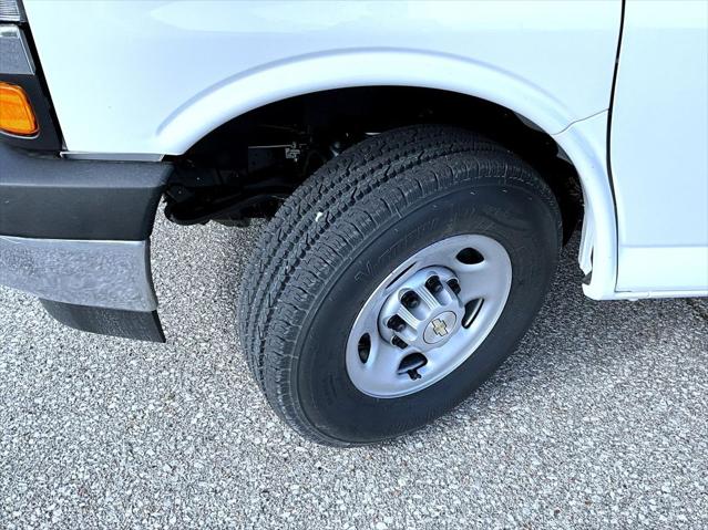2026 Chevrolet Express Cargo Van 3500 Extended Wheelbase, WT, RWD