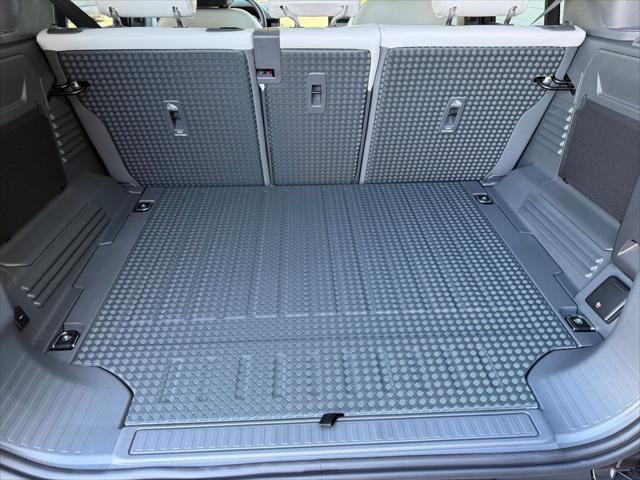 2026 Land Rover Defender P300 S