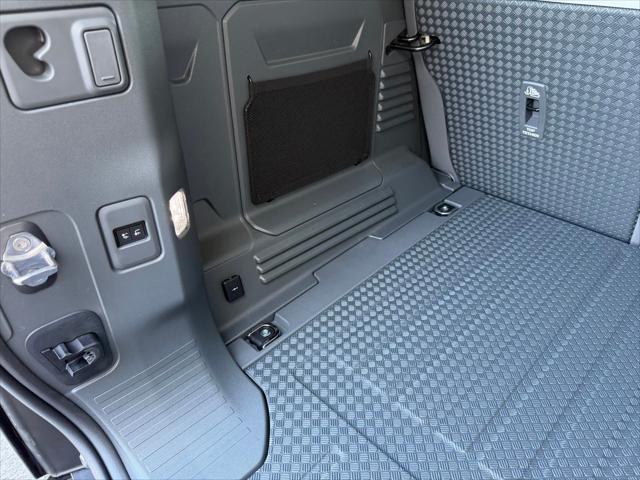 2026 Land Rover Defender P300 S