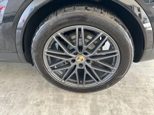 2024 Porsche Cayenne Base