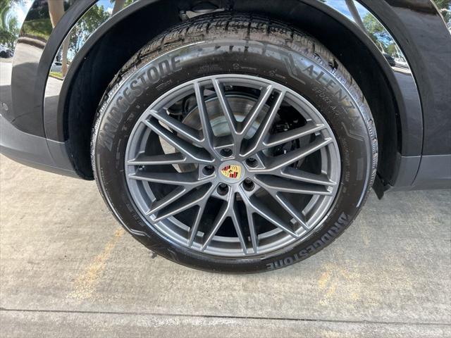 2024 Porsche Cayenne Base