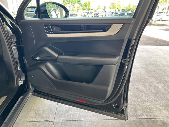 2024 Porsche Cayenne Base