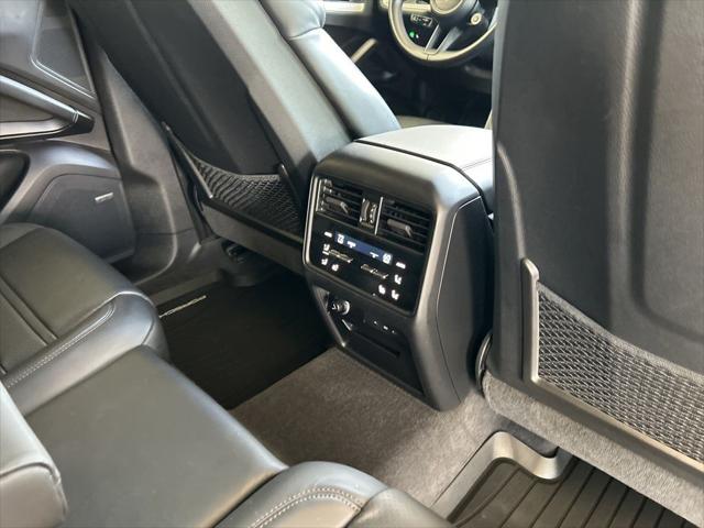 2024 Porsche Cayenne Base