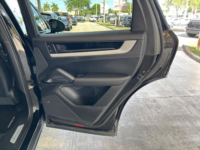 2024 Porsche Cayenne Base