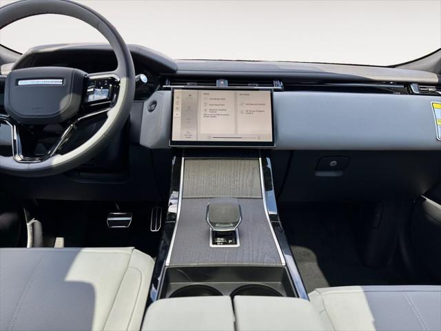 2026 Land Rover Range Rover Velar P250 Dynamic SE