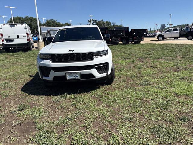2026 Jeep Grand Cherokee L GRAND CHEROKEE L LAREDO ALTITUDE 4X4