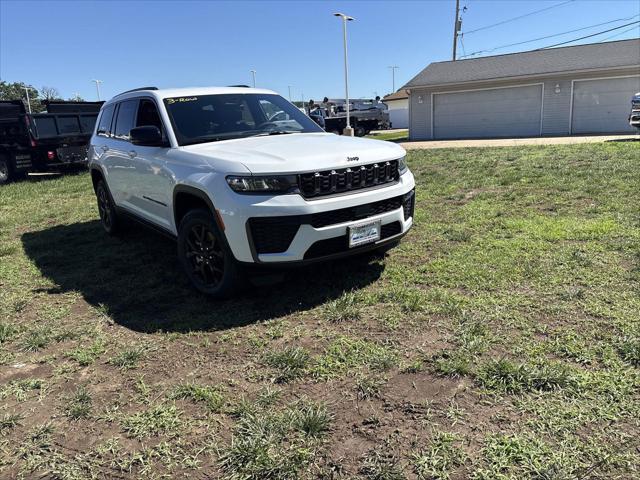 2026 Jeep Grand Cherokee L GRAND CHEROKEE L LAREDO ALTITUDE 4X4