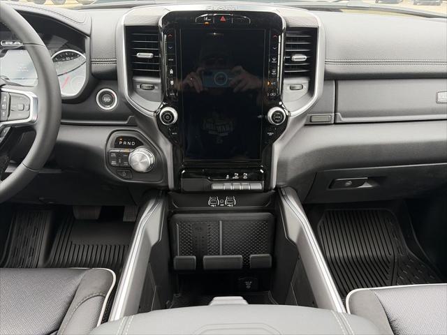 2026 Ram 1500 Laramie Crew Cab 4x4 5'7" Box
