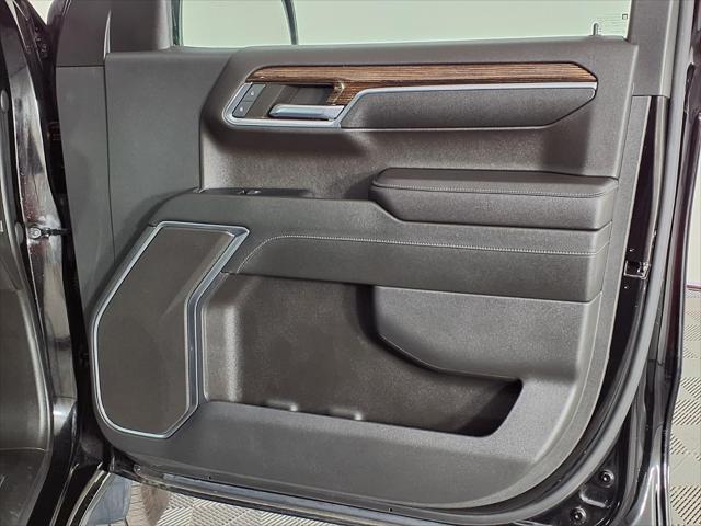 2023 GMC Sierra 1500 4WD Crew Cab Short Box Elevation with 3SB