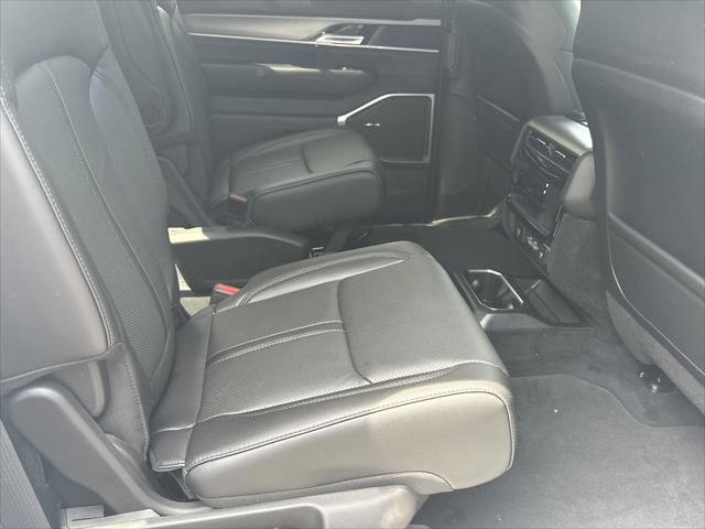 2026 Jeep Grand Wagoneer Upland 4x4