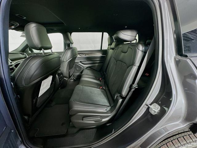 2026 Jeep Grand Cherokee L Altitude 4x4