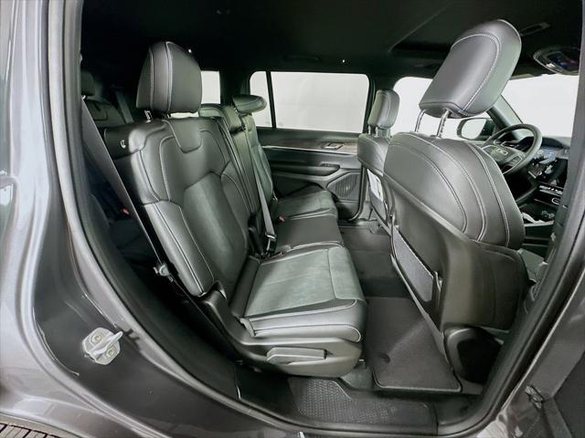 2026 Jeep Grand Cherokee L Altitude 4x4