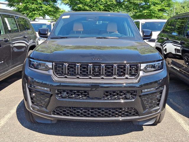 2026 Jeep Grand Cherokee GRAND CHEROKEE SUMMIT 4X4