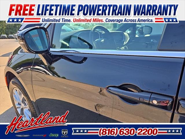 2027 Chrysler Pacifica Select