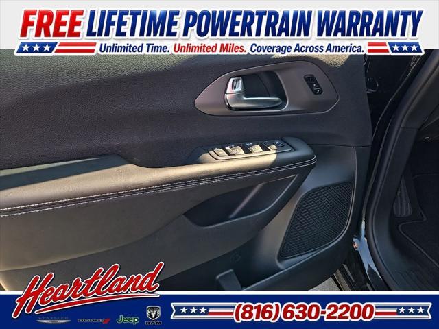 2027 Chrysler Pacifica Select