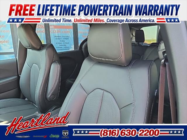 2027 Chrysler Pacifica Select