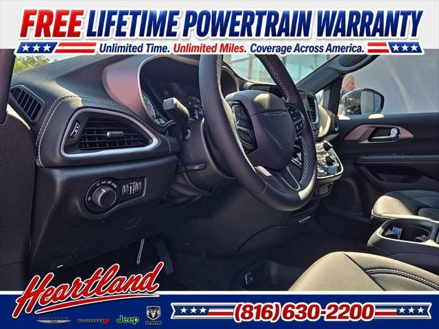 2027 Chrysler Pacifica Select