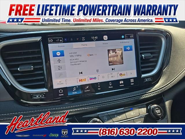 2027 Chrysler Pacifica Select