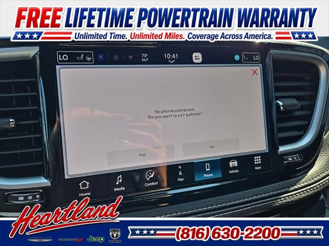 2027 Chrysler Pacifica Select