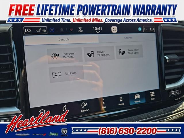 2027 Chrysler Pacifica Select
