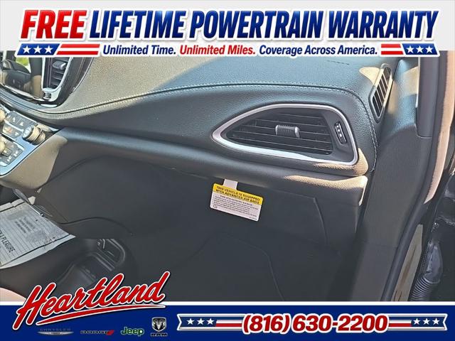 2027 Chrysler Pacifica Select