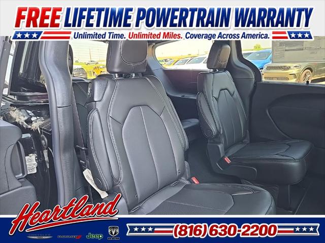 2027 Chrysler Pacifica Select