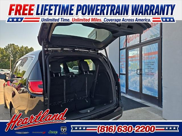 2027 Chrysler Pacifica Select