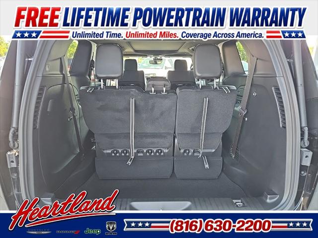 2027 Chrysler Pacifica Select