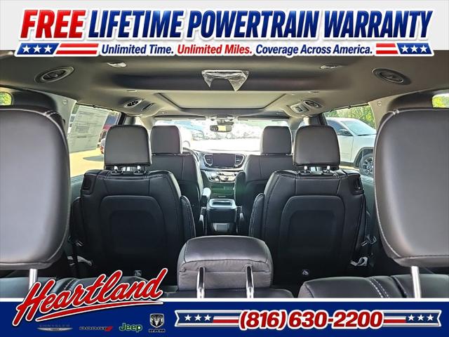 2027 Chrysler Pacifica Select