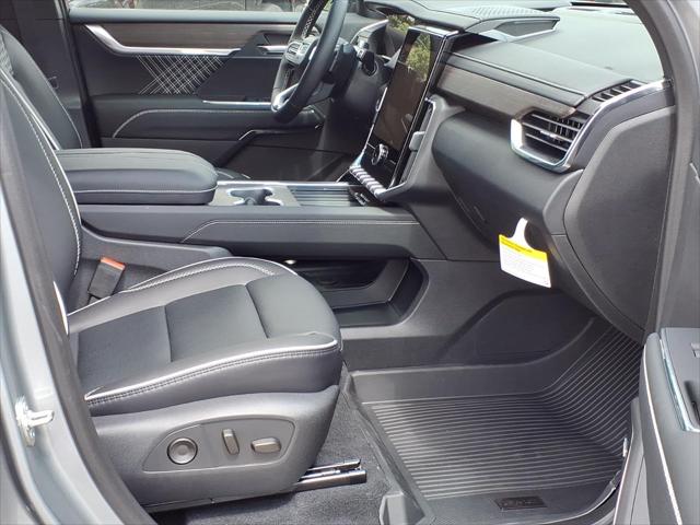 2026 GMC Acadia Denali AWD