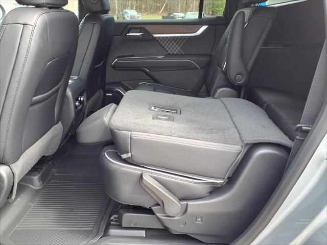 2026 GMC Acadia Denali AWD