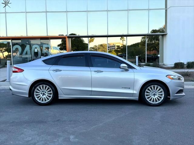2016 Ford Fusion Hybrid SE