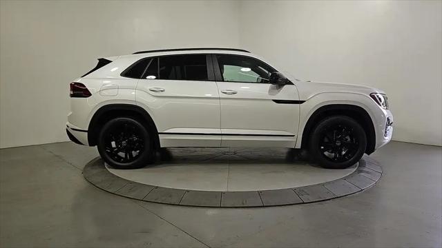 2026 Volkswagen Atlas Cross Sport SEL R-Line Black