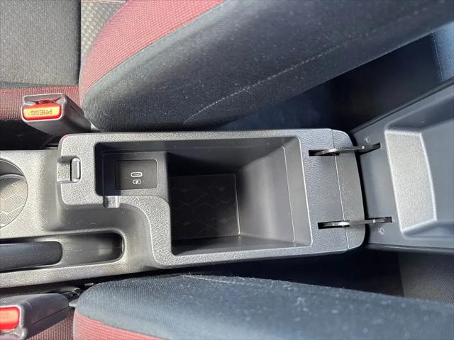 2024 Nissan Versa 1.6 SR