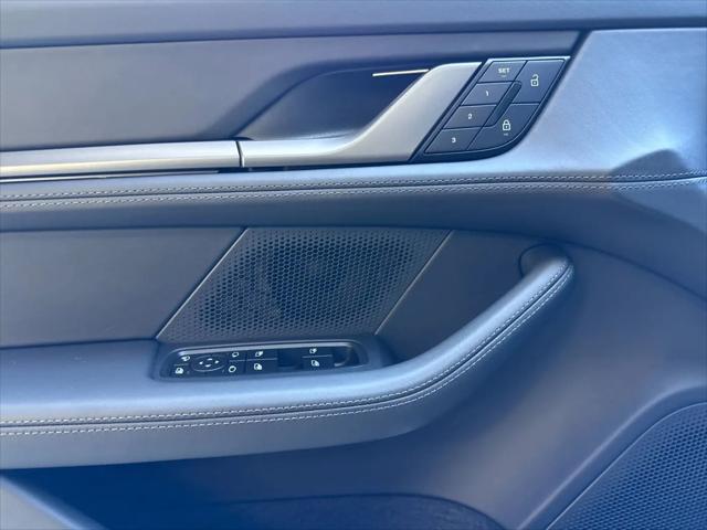 2025 Porsche Taycan Taycan