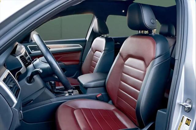 2023 Volkswagen Atlas Cross Sport 3.6L V6 SEL Premium R-Line