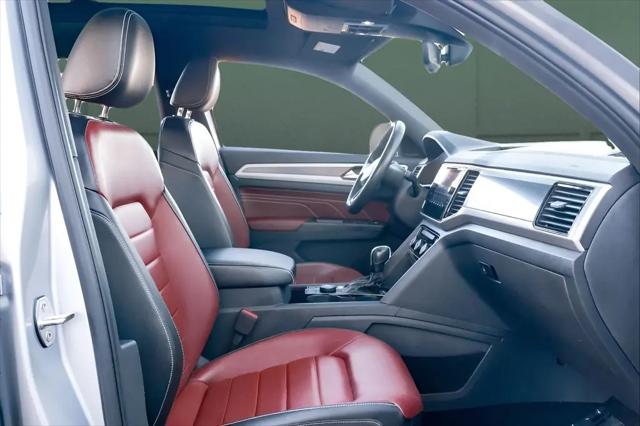 2023 Volkswagen Atlas Cross Sport 3.6L V6 SEL Premium R-Line