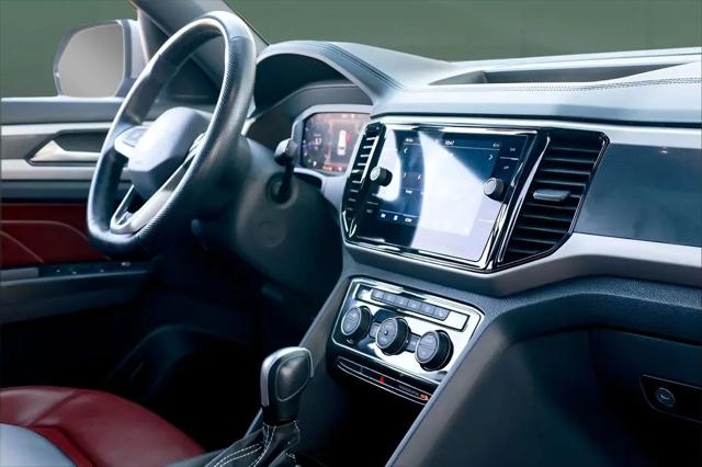 2023 Volkswagen Atlas Cross Sport 3.6L V6 SEL Premium R-Line