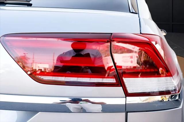 2023 Volkswagen Atlas Cross Sport 3.6L V6 SEL Premium R-Line